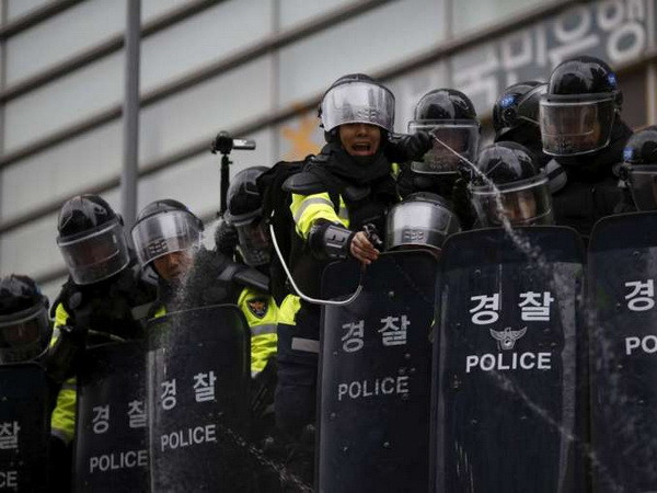 Hàn Quốc tăng cường an ninh cho phái bộ ngoại giao ở nước ngoài ảnh 1