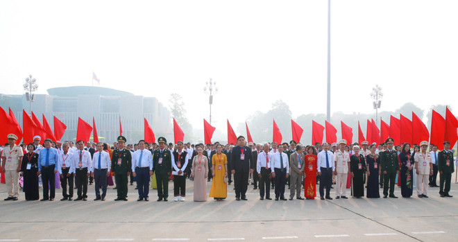 Lễ báo công của các điển hình cả nước về học tập đạo đức Hồ Chí Minh ảnh 2