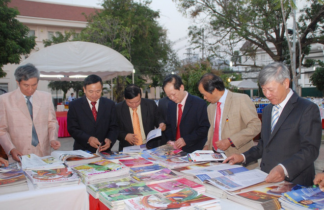 Nhiều hoạt động mừng Xuân Ất Mùi tại Nhật Bản, Lào và Singapore ảnh 4