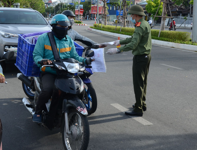 Đà Nẵng đảm bảo an toàn cho giao nhận hàng hóa thiết yếu ảnh 1