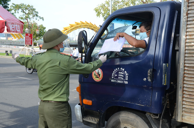 Đà Nẵng đảm bảo an toàn cho giao nhận hàng hóa thiết yếu ảnh 2