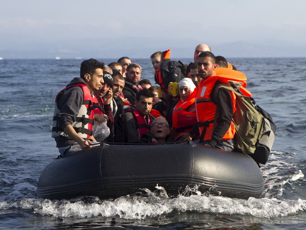 EC có thể bỏ chi phí cho khủng hoảng di cư khi tính thâm hụt ngân sách ảnh 1