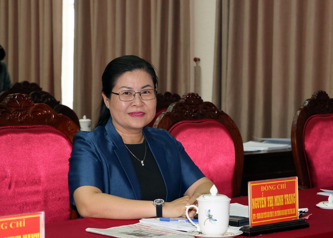 Trưởng Ban Tuyên giáo Tỉnh ủy Vĩnh Long Nguyễn Thị Minh Trang cho rằng việc ban hành Quy định số 144 là rất cần thiết trong giai đoạn hiện nay, được xem là “một cẩm nang xây dựng Đảng về đạo đức.” (Ảnh: Phạm Minh Tuấn/TTXVN) TTXVN_1507vinhlong2.jpg