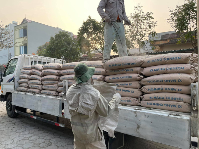 Nhiều người dân 'khóc ròng' vì giá vật liệu xây dựng tăng chóng mặt ảnh 1