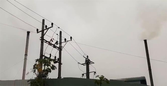 Bình Định: Người dân bức xúc vì mùi hôi khét từ lò đốt của công ty may ảnh 2