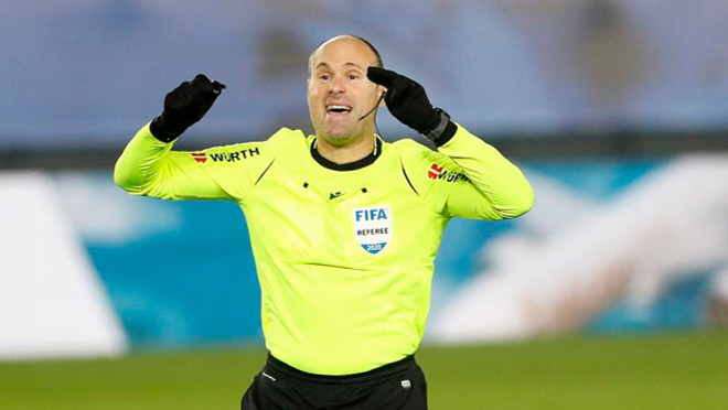 Thay đổi trọng tài bắt chính trận 'kinh điển' Real-Barcelona ảnh 1