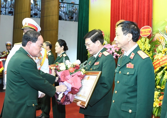 Bộ Quốc phòng trao danh hiệu Thầy thuốc Nhân dân, Thầy thuốc Ưu tú ảnh 1