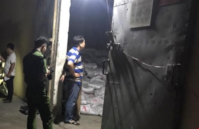 Bình Dương: Hàng trăm bao phân bón bị đổ làm 2 công nhân tử vong ảnh 1