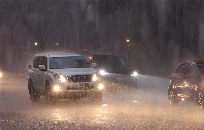 Từ ngày 9-18/8, các khu vực trên cả nước mưa dông về đêm ảnh 1