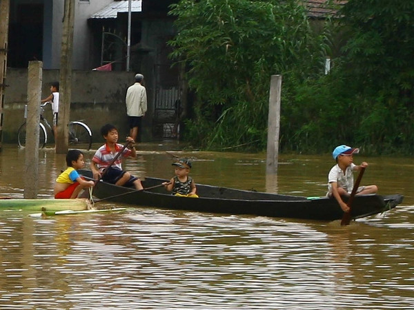 Năm 2015: Khoảng 175 triệu trẻ em sẽ bị ảnh hưởng bởi thiên tai ảnh 1