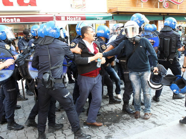 Thổ Nhĩ Kỳ cam kết trấn áp các hành vi bạo lực trong biểu tình ảnh 1