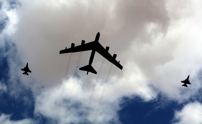 Máy bay B-52 của Mỹ. (Nguồn: EPA/TTXVN) Hai máy bay ném bom B-52 của Mỹ áp sát biên giới Nga ảnh 1