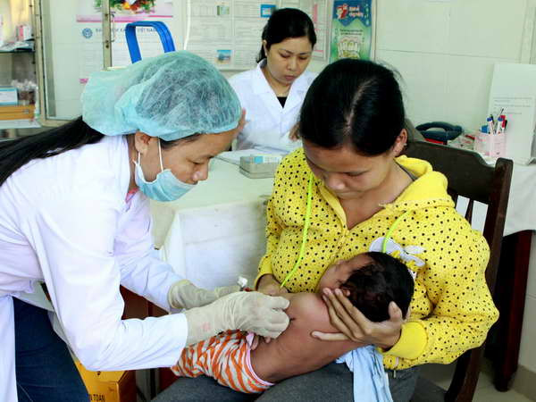 TP.HCM tổ chức tiêm bù vắcxin sởi cho trẻ từ 3 đến 10 tuổi ảnh 1