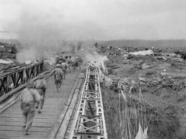 Thế hệ trẻ tự hào với Chiến thắng Điện Biên Phủ lừng lẫy ảnh 1