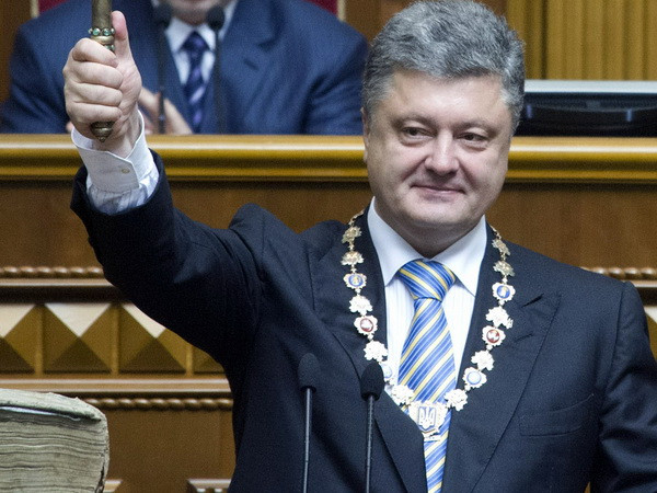 "Vua chocolate" Petro Poroshenko "bắt tay" chèo lái Ukraine ảnh 1