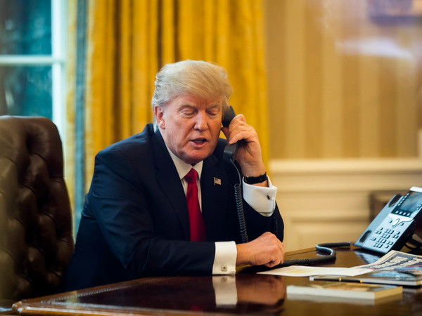 Ông Trump tiếp tục khẳng định bị ông Obama theo dõi điện thoại ảnh 1