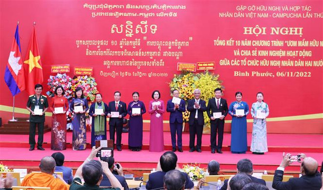 Tổng kết 10 năm Chương trình “Ươm mầm hữu nghị” Việt Nam-Campuchia ảnh 2