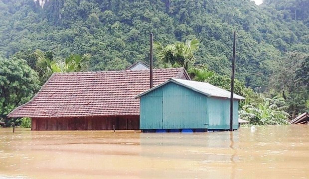 Nhà phao tránh lũ. (Ảnh: Võ Dung/TTXVN) 'Rà soát, xây dựng mô hình nhà ở có thể đối phó với tổ hợp thiên tai' ảnh 2