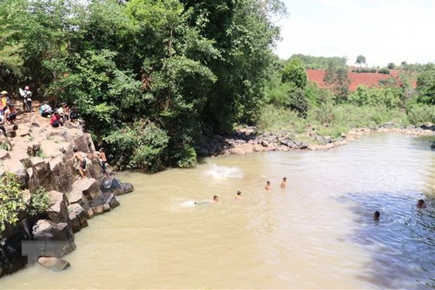 Phòng, chống đuối nước cho trẻ: Phổ cập bơi cho học sinh vẫn khó khăn ảnh 2