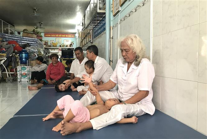 “Bà ngoại Út” và mái nhà chung của trẻ em bị bại não ảnh 1