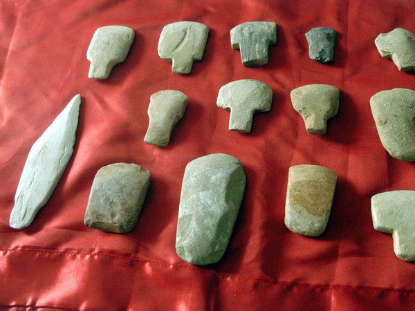 Sơn La: Phát hiện rìu đá, rìu đồng tại cửa suối Đá Đỏ ảnh 1