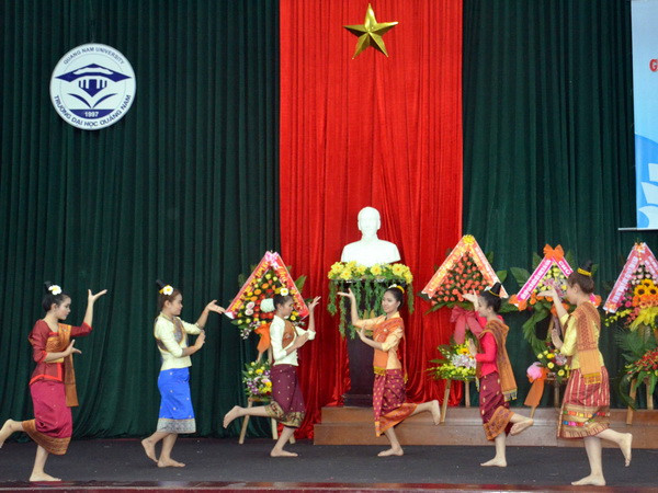 Chiêu đãi kỷ niệm lần thứ 40 Quốc khánh nước CHDCND Lào ảnh 1