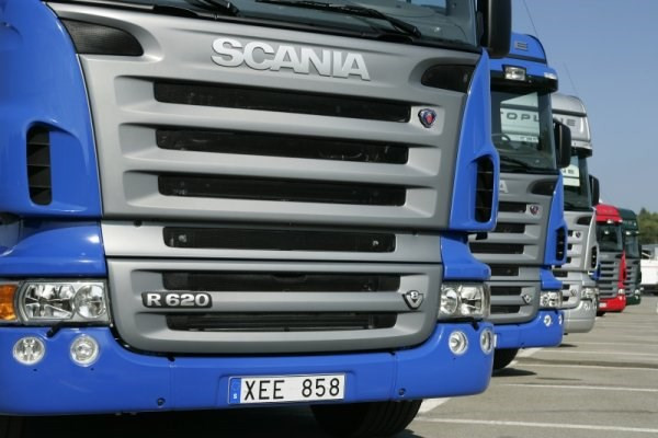 Liên minh châu Âu phạt hãng sản xuất xe tải Scania 880 triệu euro ảnh 1
