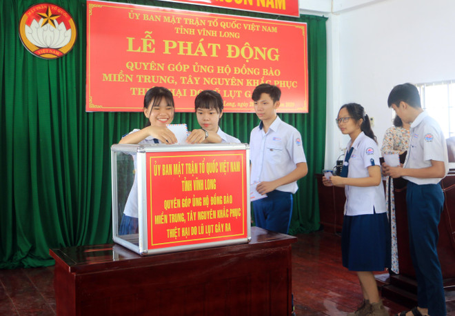 Hỗ trợ đồng bào miền Trung khắc phục hậu quả thiên tai ảnh 2