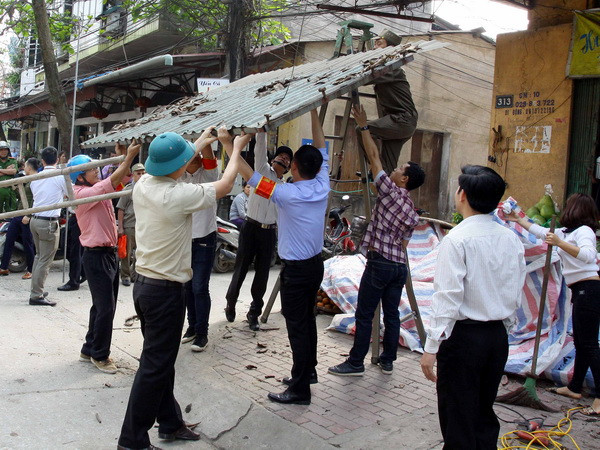 Yên Bái "nối gót" các địa phương xử lý lấn chiếm lòng đường, vỉa hè ảnh 1