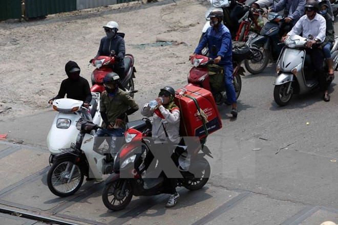 Miền Bắc sáng có sương mù, trưa chiều trời nắng, miền Trung vẫn mưa ảnh 1