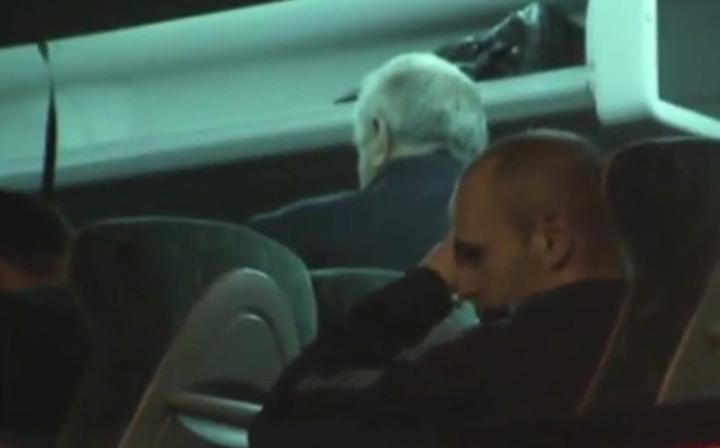 Andres Iniesta rơi lệ sau khi Barcelona thành cựu vô địch ảnh 1