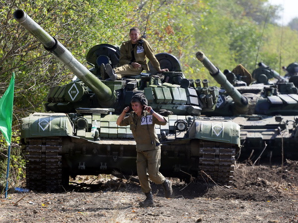 Lực lượng dân quân LPR công bố kế hoạch rút vũ khí ở Donbass ảnh 1