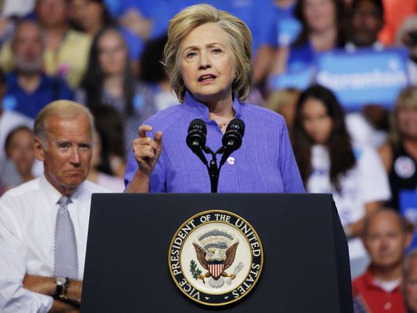 Bà Clinton và ông Trump nỗ lực lôi kéo nhóm cử tri thiểu số ảnh 1