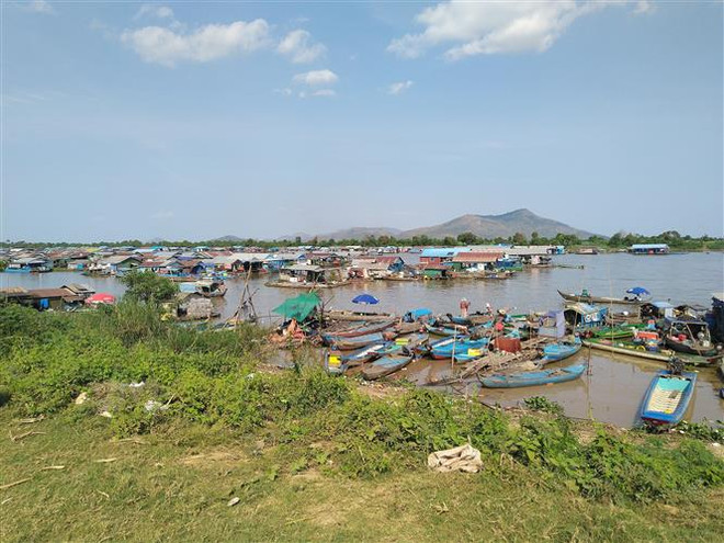 Kịp thời hỗ trợ người gốc Việt thuộc diện di dời ở khu vực Biển Hồ ảnh 1