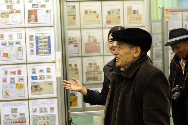 Vietstampex 2015: Trưng bày mẫu tem, bưu ảnh từ thế kỷ 19 ảnh 1