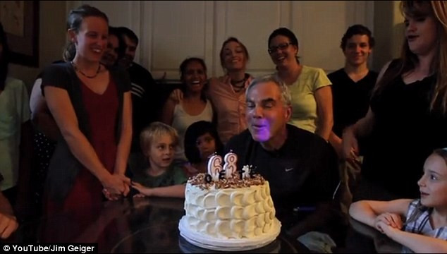 Cụ ông 68 tuổi muốn lập kỷ lục chinh phục đỉnh Everest ảnh 2