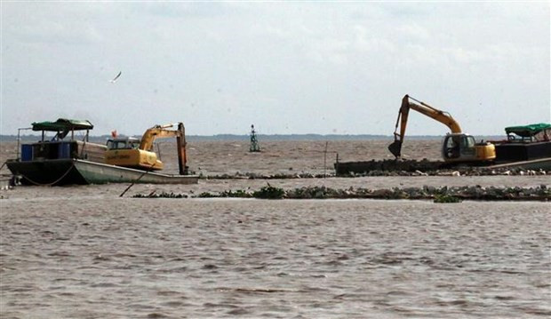 Sẽ nạo vét xong luồng hàng hải đoạn cảng Lạch Huyện cuối năm 2023 ảnh 1