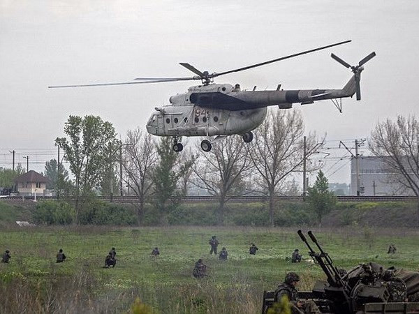 Ukraine tăng ngân sách quốc phòng đối phó tình hình ở miền Đông ảnh 1