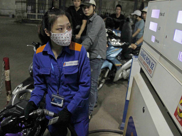 Petrolimex chính thức giảm giá dầu diesel, dầu hỏa từ ngày 12/6 ảnh 1