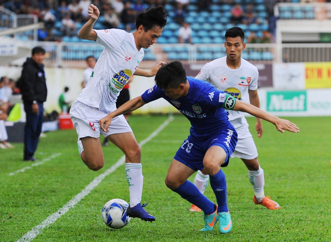 HAGL ghi điểm trên sân nhà, Long An ngược dòng ấn tượng ảnh 1