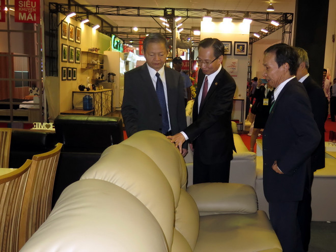 126 doanh nghiệp tham gia Hội chợ đồ gỗ và trang trí nội thất ảnh 1