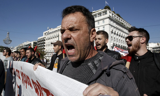 Hy Lạp: Tổng bãi công phản đối chính sách thắt lưng buộc bụng ảnh 1