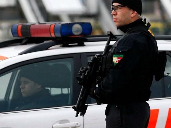 Thụy Sĩ: Hai người bị bắn chết dã man trong quán càphê ở Basel ảnh 1