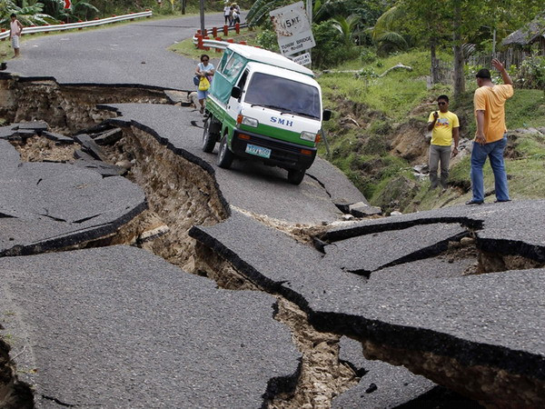 Nga rung chuyển bởi trận động đất mạnh 6,6 độ Richter ảnh 1