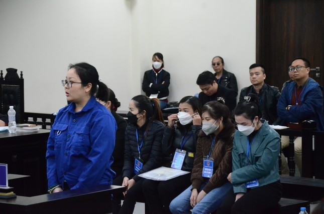 Cựu nhân viên ngân hàng lĩnh 15 năm tù vì làm giả hồ sơ mở thẻ ảnh 1