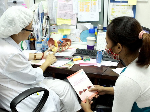 Bệnh viện Bệnh nhiệt đới TW tầm soát viêm gan virus C miễn phí ảnh 1