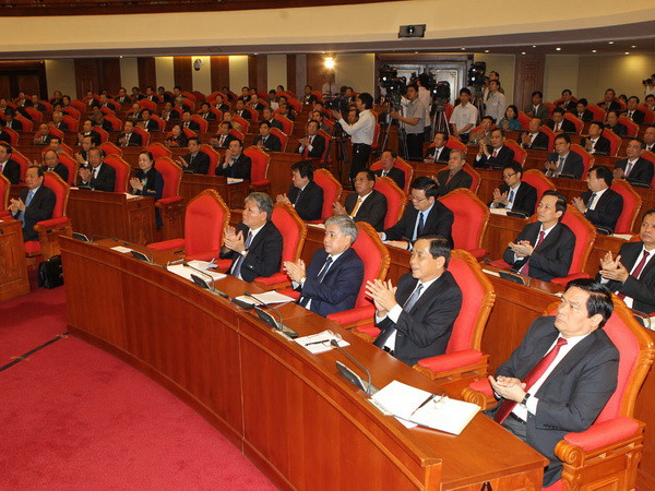 Lãnh đạo Đảng, Nhà nước và các đại biểu dự khai mạc hội nghị. (Ảnh: Trí Dũng/TTXVN) Ngày làm việc thứ 5 Hội nghị thứ 9 Ban Chấp hành TW Đảng ảnh 1