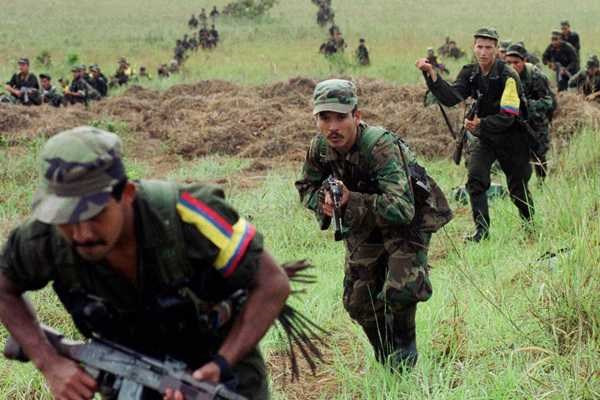 Lực lượng FARC thả tự do cho binh lính bị bắt làm con tin ảnh 1