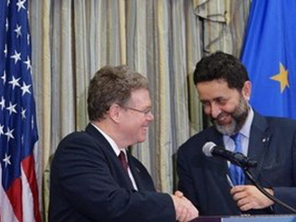 EU và Mỹ chính thức nối lại vòng đàm phán TTIP ảnh 1