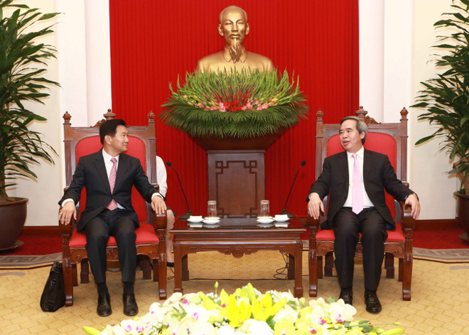 Trưởng ban Kinh tế Trung ương tiếp các giám đốc điều hành IFC và ADB ảnh 2